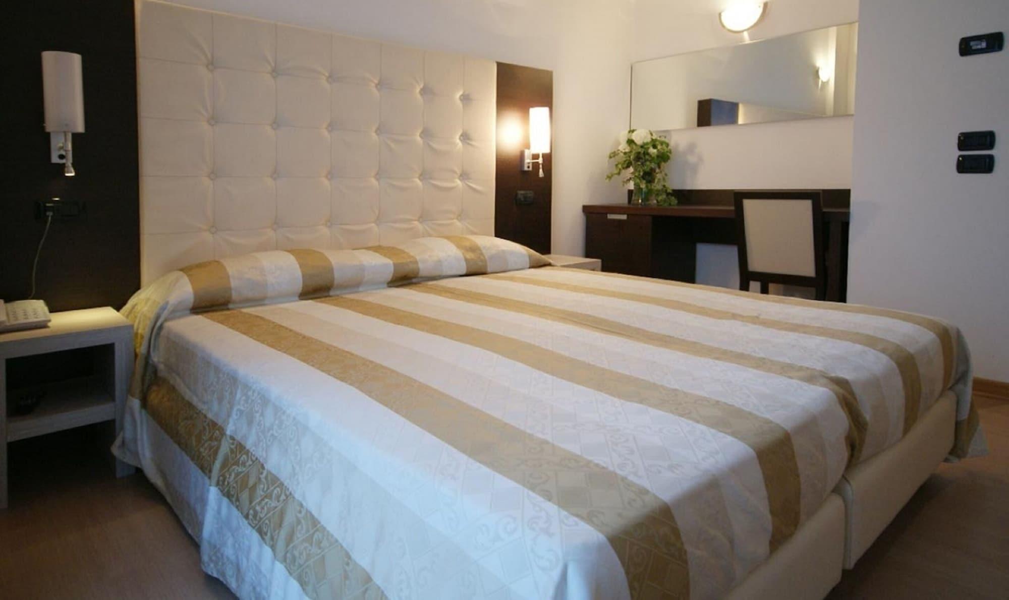 Eraclea Palace Hotel 4 Stelle S Eraclea Mare Eksteriør billede